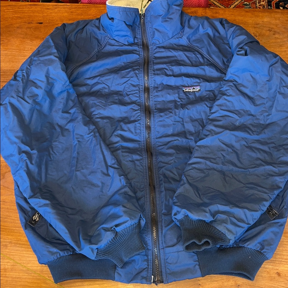 Classic vintage Patagonia fleece lined, waterproof, outer, navy blue jacket,mens